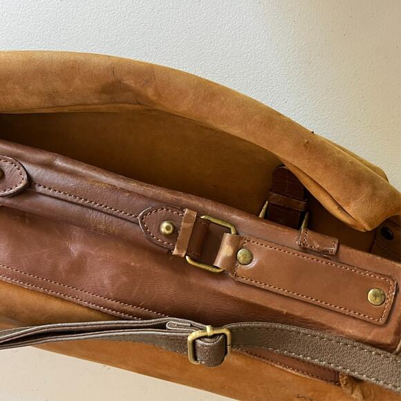 Unisex Brown Genuine Leather Crossbody Messenger Saddle Bag - Picture 11 of 16